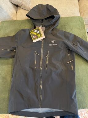 Arc'teryx Black Men's Hooded Waterproof Jacket